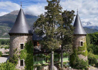 Chateau vicomtal monument historique hautes alpes air drone alpes